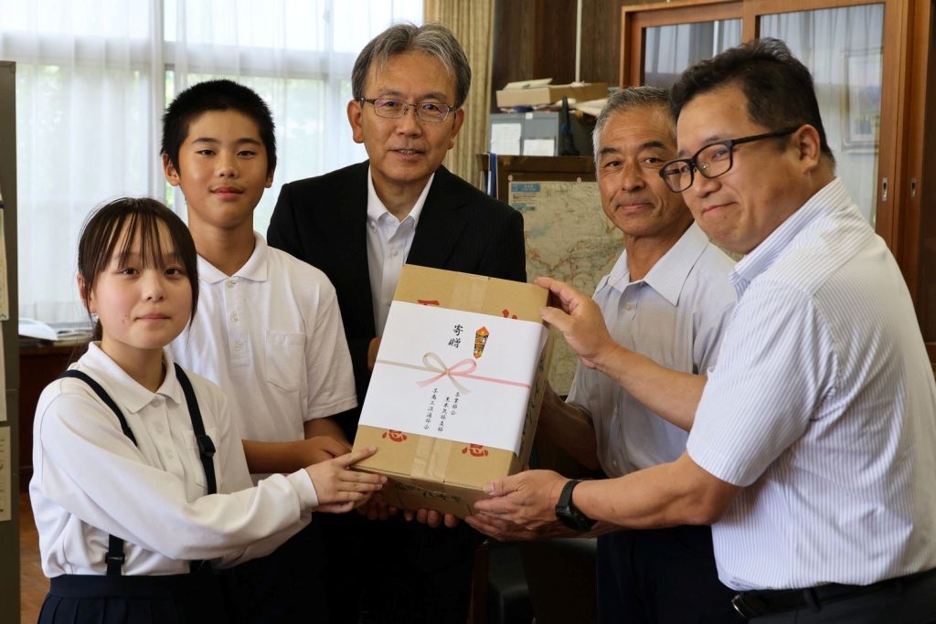 八女茶 子供 おいしいお茶 寄付